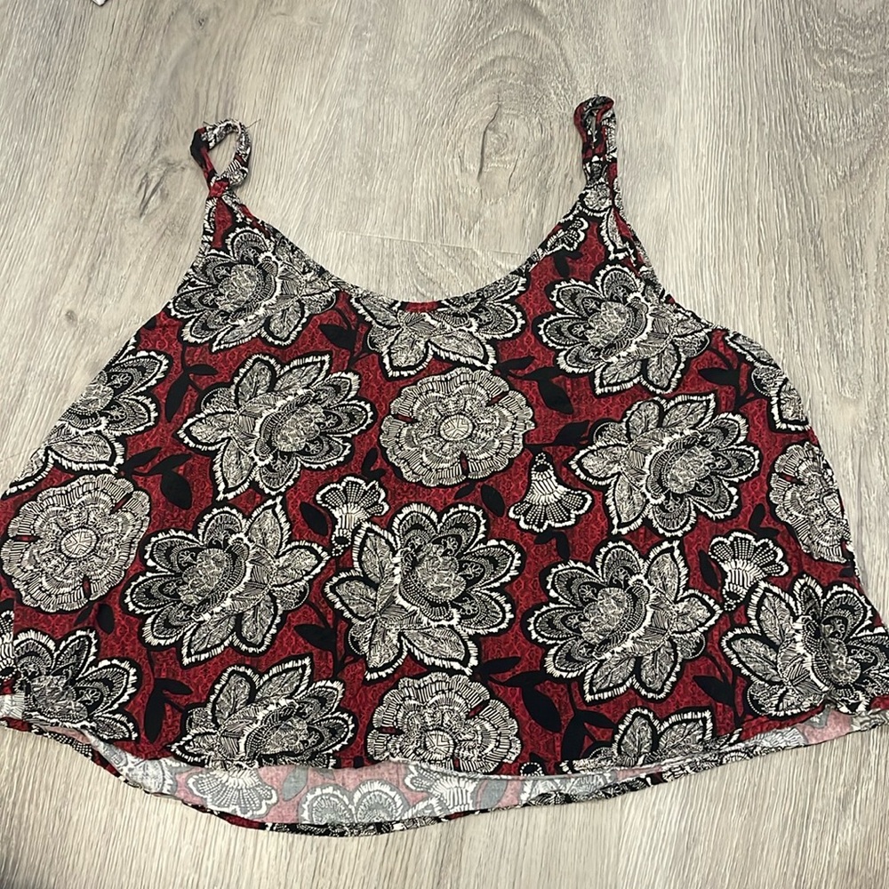 A floral print shirt! perfect for fall 🍂🍁